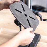 Scheppach TBM 300 Vario stojanová vŕtačka s krížovým laserom a LED osvetlením Náhľad