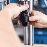 Scheppach TBM 300 Vario stojanová vŕtačka s krížovým laserom a LED osvetlením Náhľad