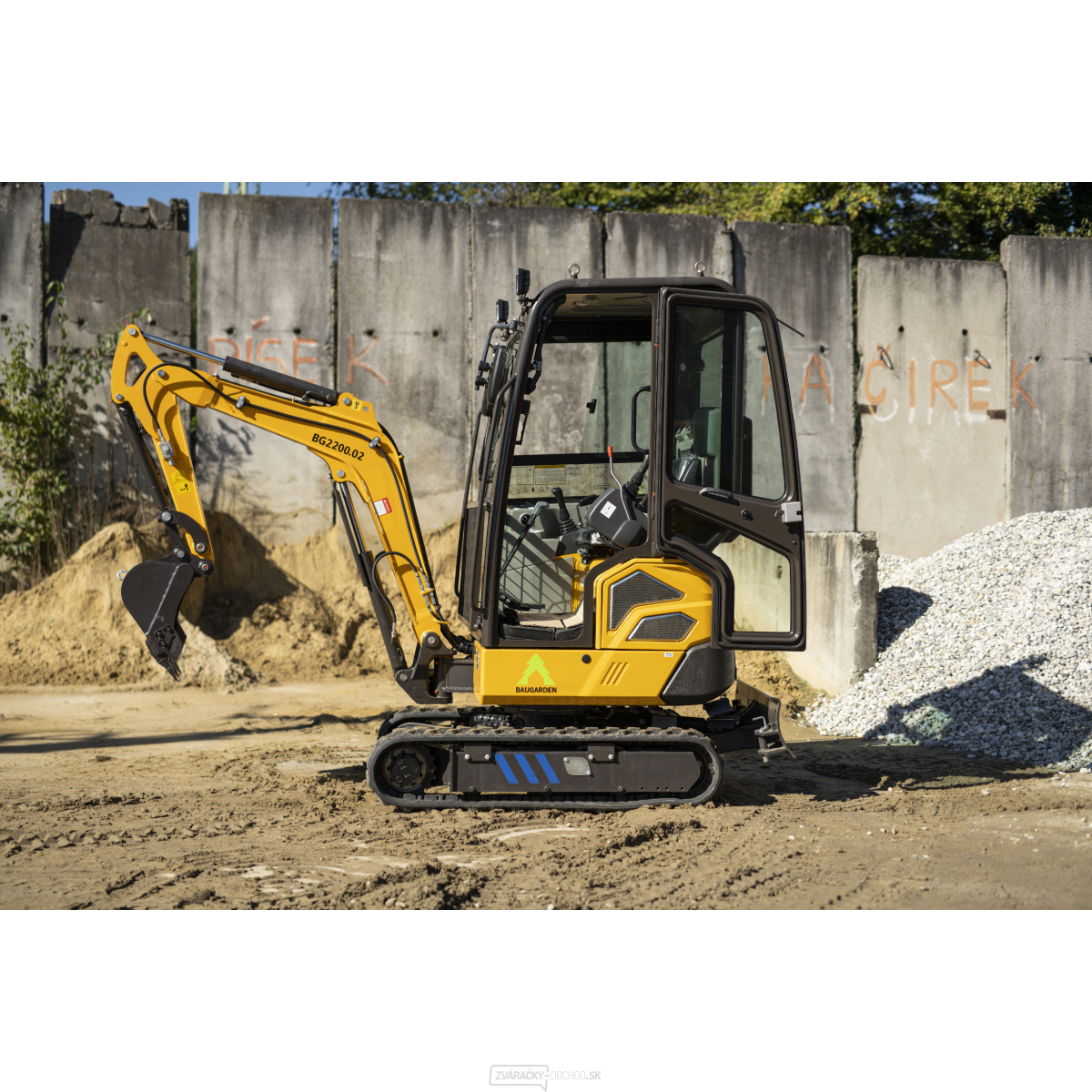 Minibager Baugarden BG2200.02 Kubota lyžice 400mm