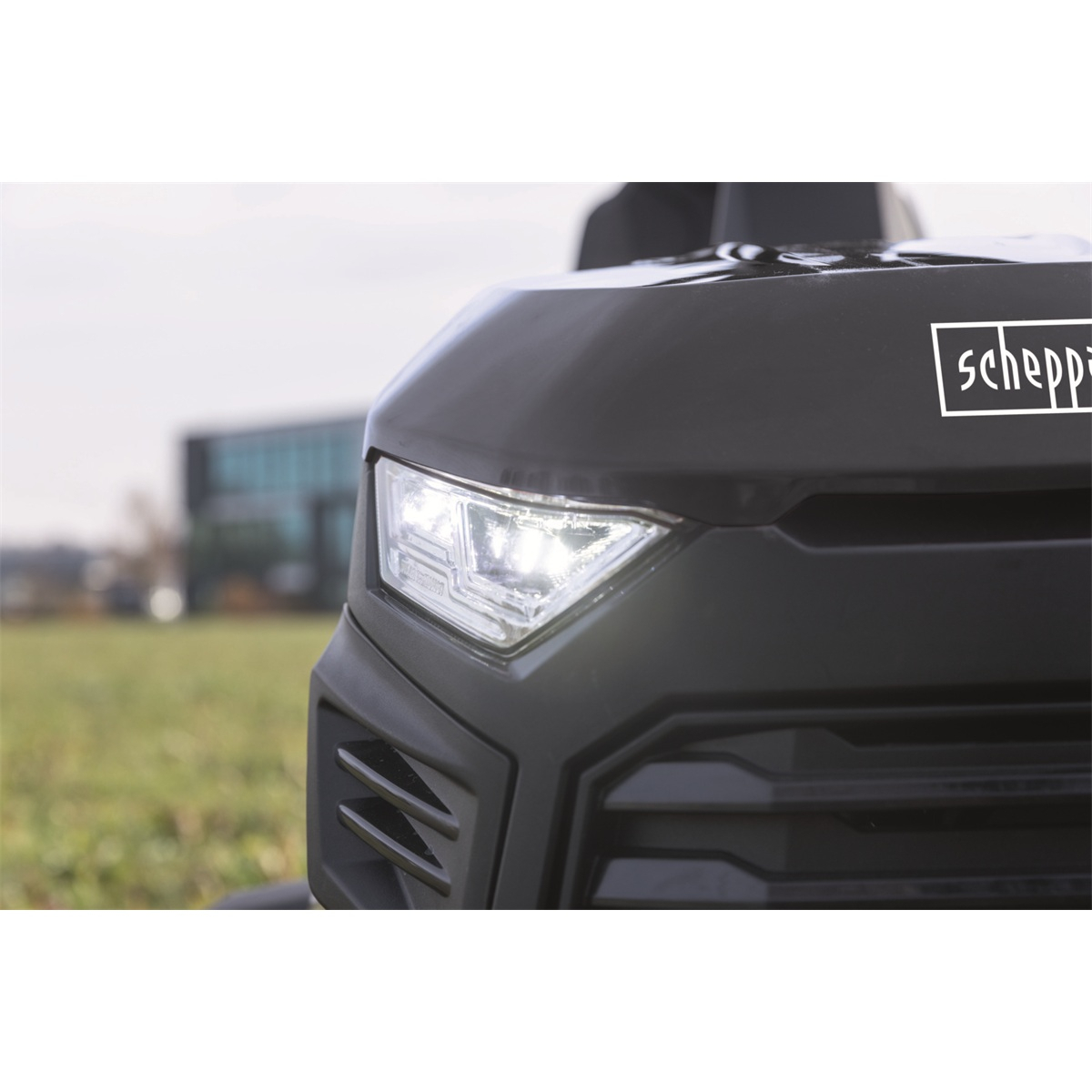 Scheppach TMR 452-98H-SD trávny traktor 98 cm s bočným vyhadzovaním a hydrostatickou prevodovkou Náhľad