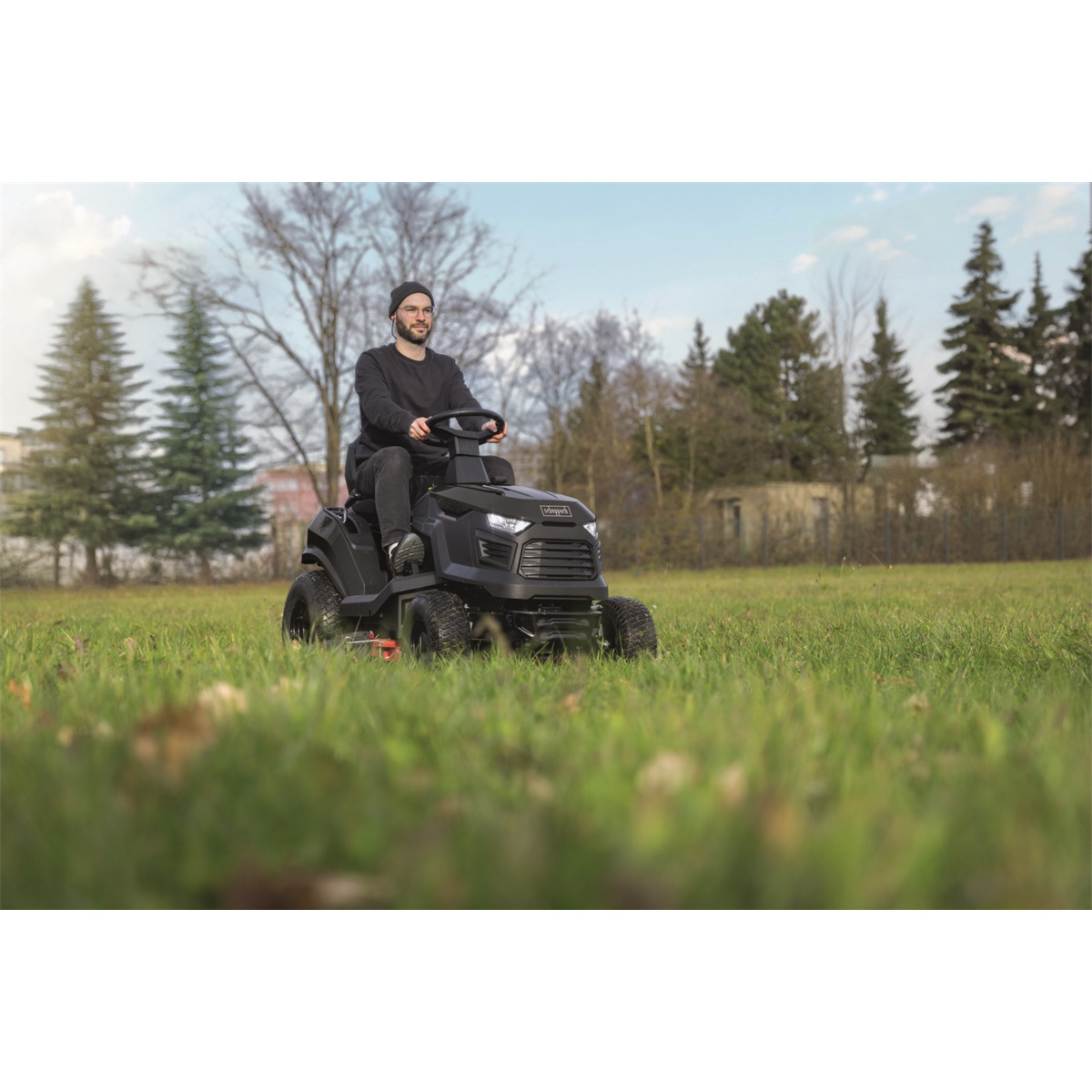 Scheppach TMR 452-98H-SD trávny traktor 98 cm s bočným vyhadzovaním a hydrostatickou prevodovkou Náhľad
