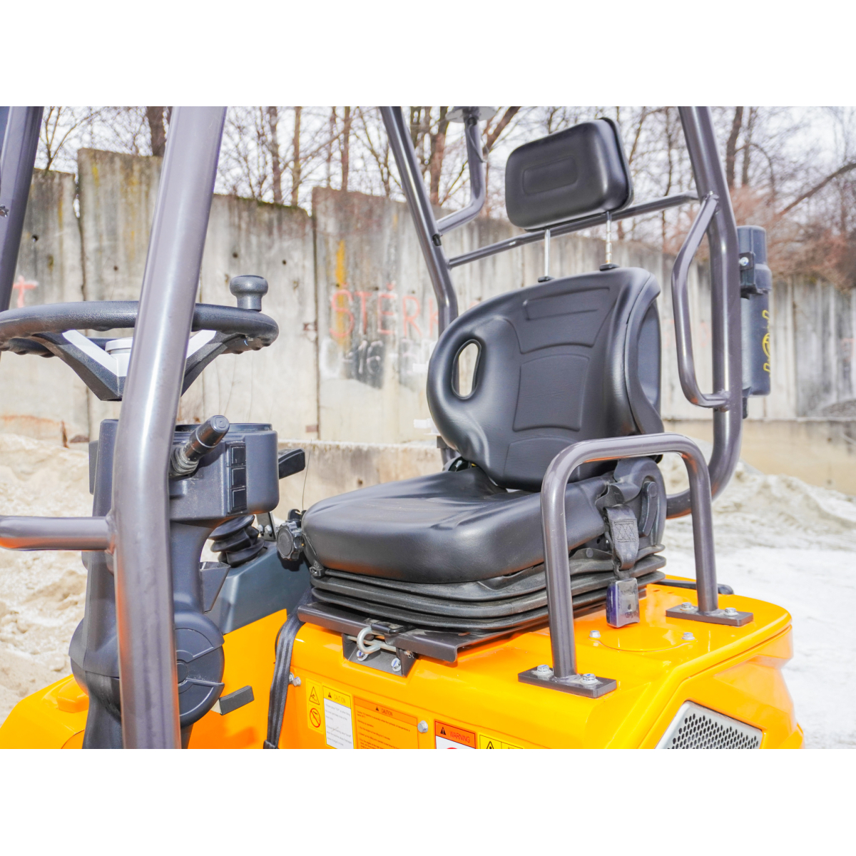 Kolesový kĺbový minidumper BGKD1500 Kubota Náhľad