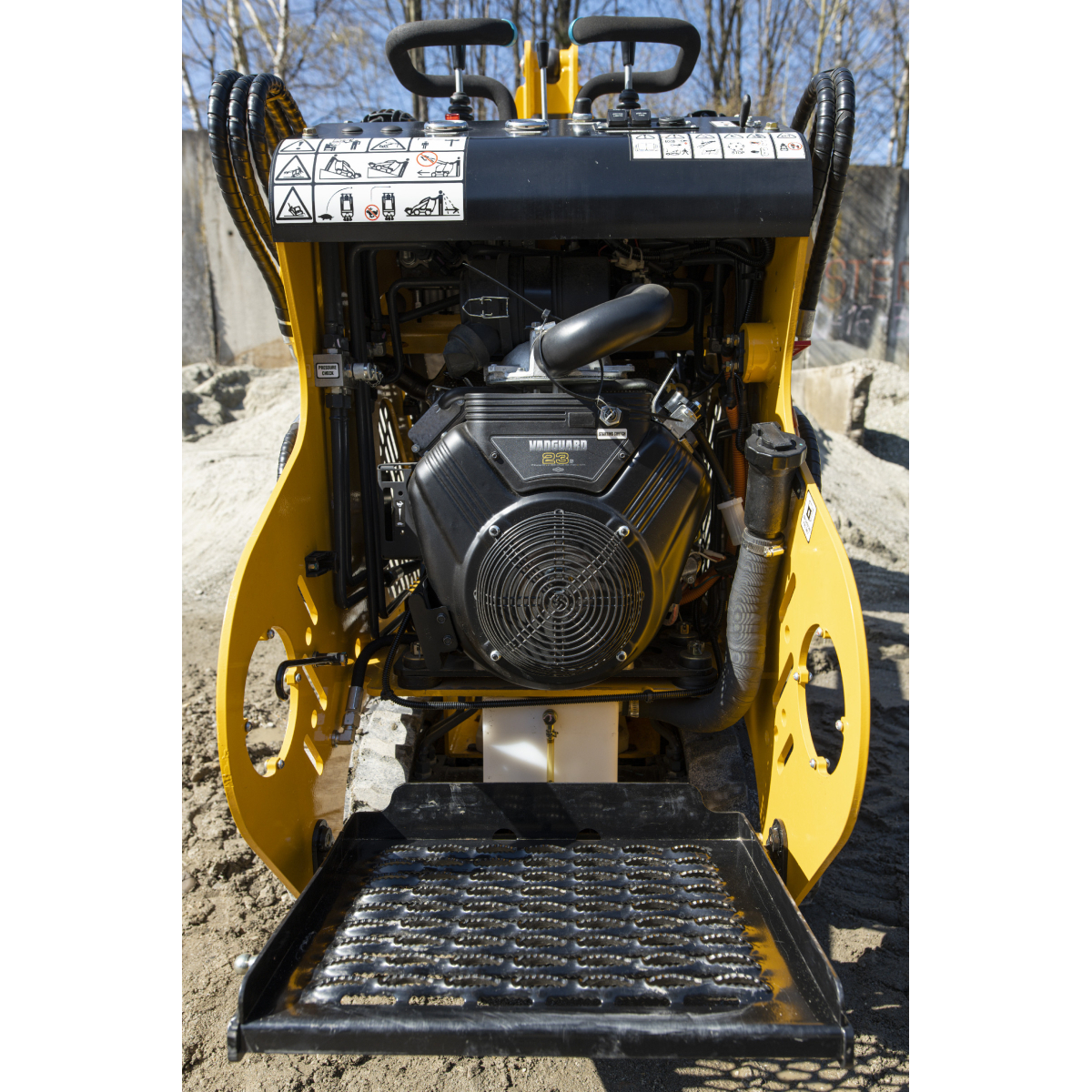 Mininakladač pásový BAUGARDEN 323T Briggs&Stratton lyžica 850mm Náhľad
